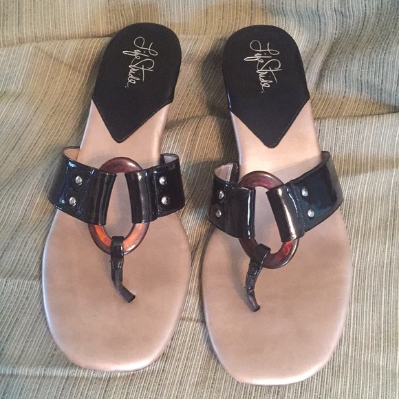 Life Stride shoes. Sandals - Picture 2 of 8